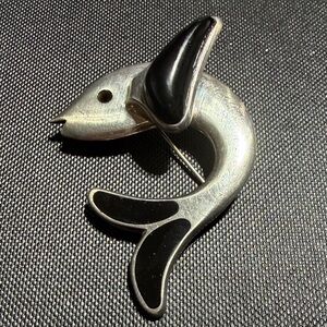 Taxco 950 Silver and Onyx Fish Dolphin Brooch  (2)
